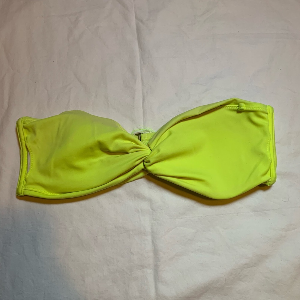 Strapless bikini top